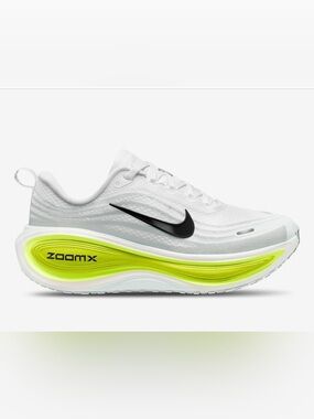 Nike Vomero Plus
Women's  Cyber/White/Black ZoomX  size 7.5 gently used
